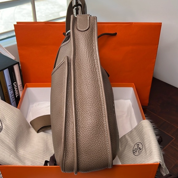 Hermes Evelyn III Shoulder Messenger Bag Taurillon Clemence Etoupe - Picture 5 of 17